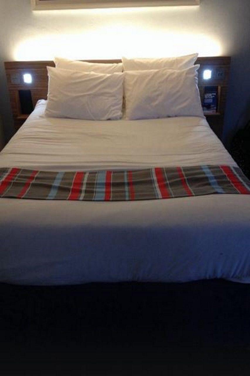 Mercure London Gatwick Airport Horley Exterior foto
