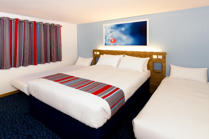 Mercure London Gatwick Airport Horley Exterior foto